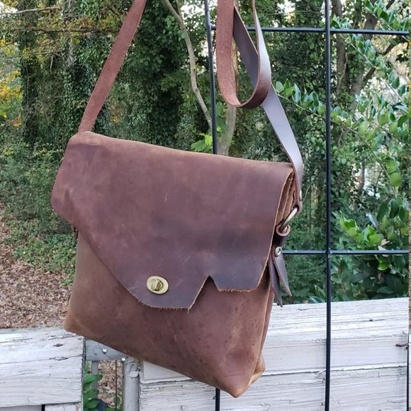 Brown Leather Natural Edge Crossbody Handbag - Picture 3 of 5